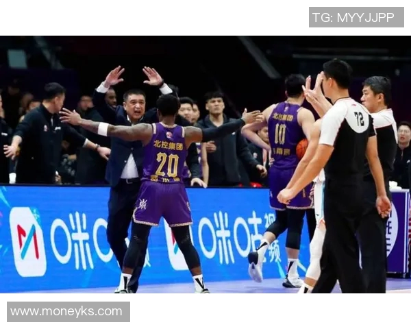 季前赛精彩对决首钢对阵北控全程直播不容错过 季前赛精彩对决首钢对阵北控全程直播不容错过